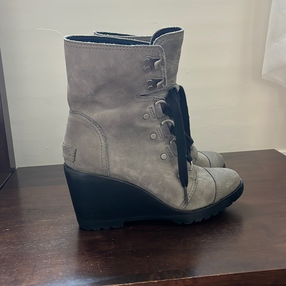 Sorel After Hours Lace Up Gray Leather Boots US 5.5 ($247)
